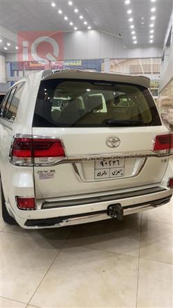 تۆیۆتا لاند کروزەر